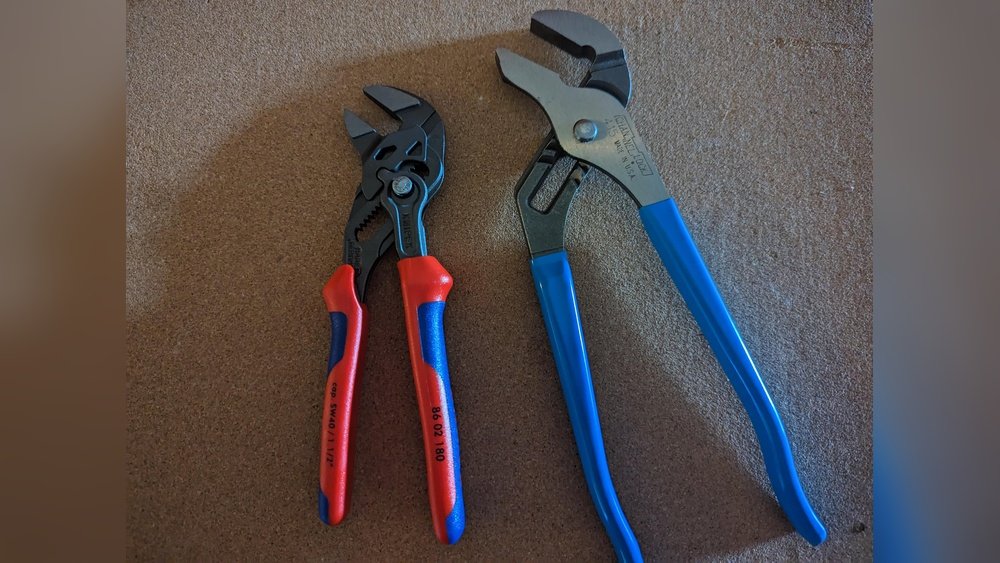 Channel Locks Vs Pipe Wrench