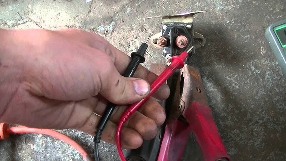 How to Test a Lawn Mower Solenoid With a Screwdriver