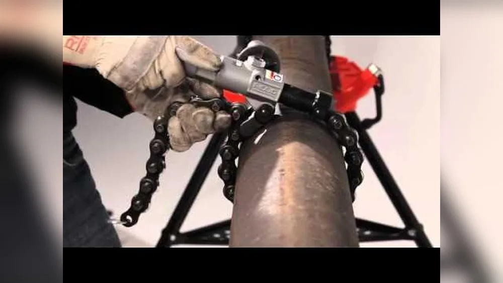 How to Use a Chain Pipe Cutter