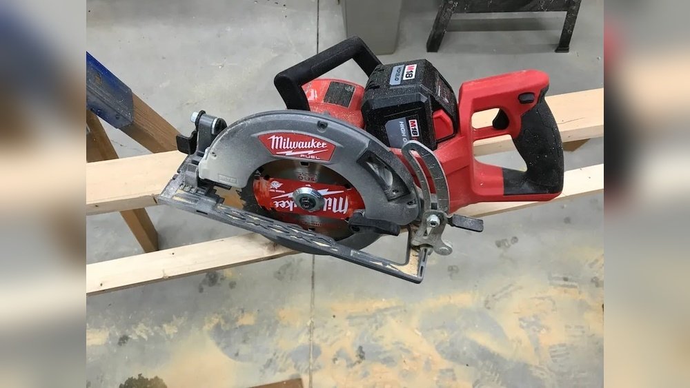 Rear Handle Vs Top Handle Circular Saw