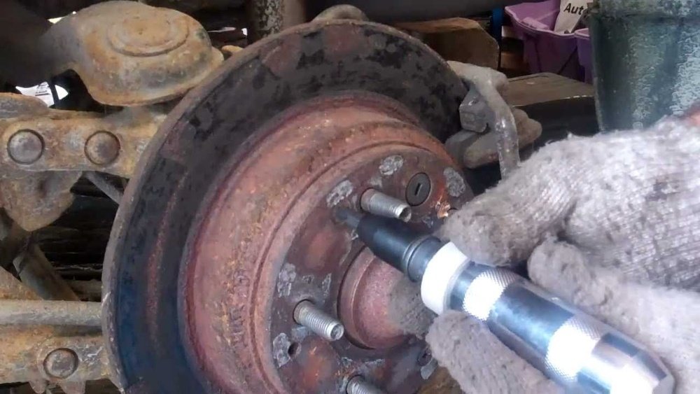 What is an Impact Screwdriver Used for